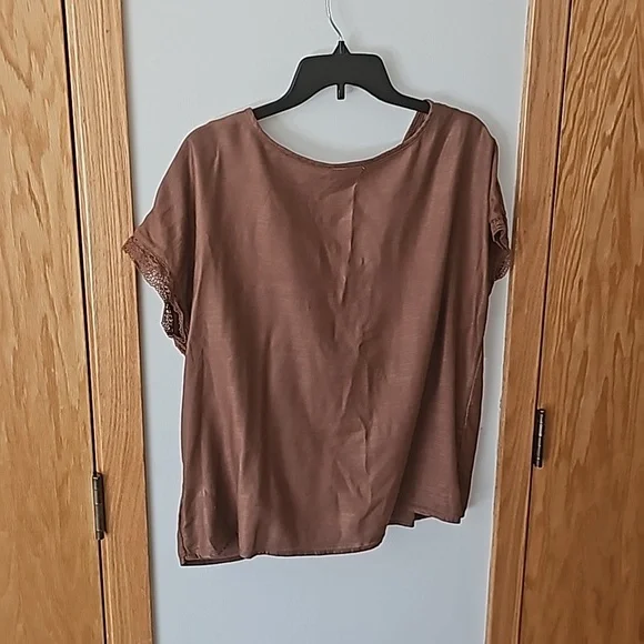 ana light brown top (L) - Picture 6 of 8